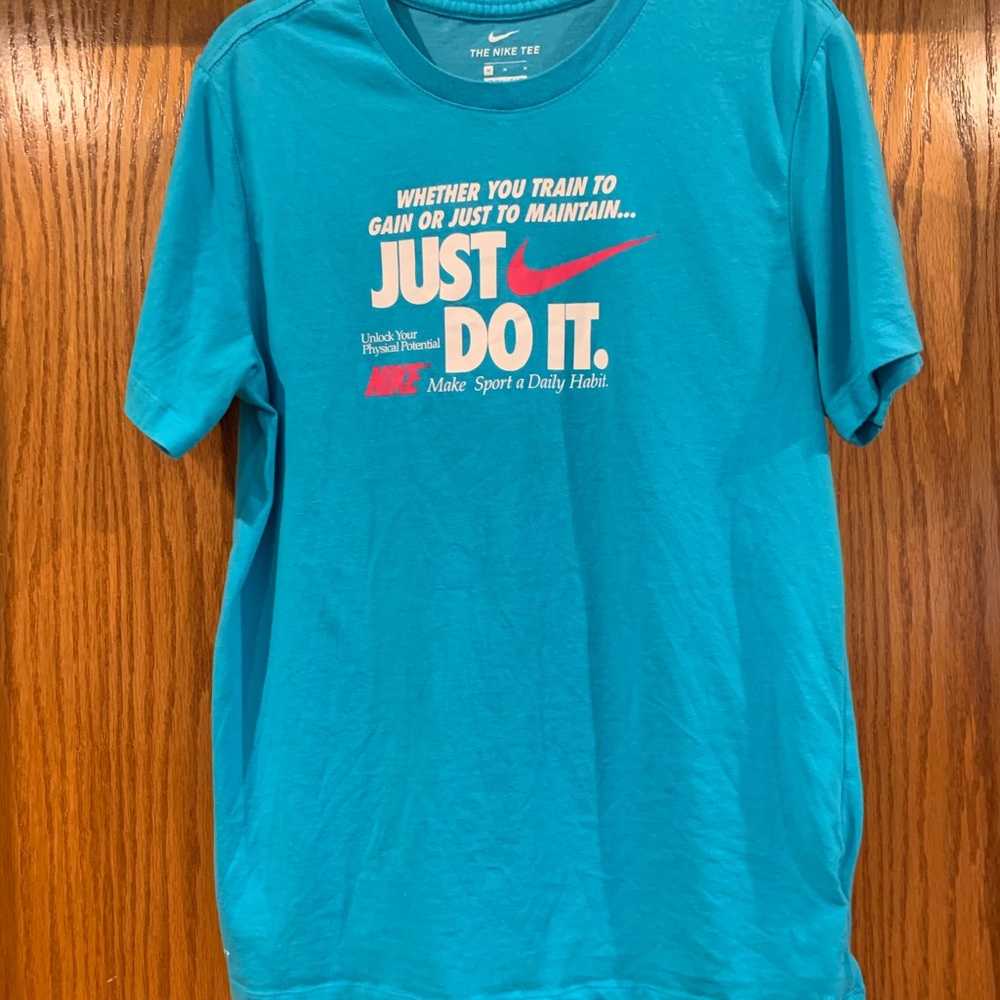 Nike tshirt, unisex size med, turquoise with swoosh